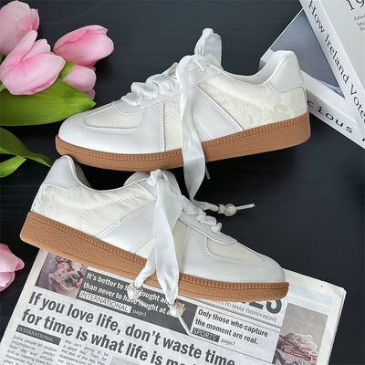 Contrast Lace Up Round Toe Sneakers